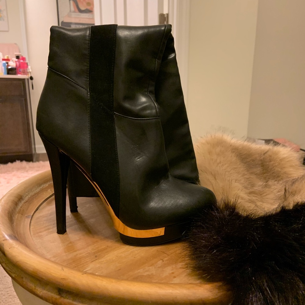 Fergie Boots - Picture 2 of 5